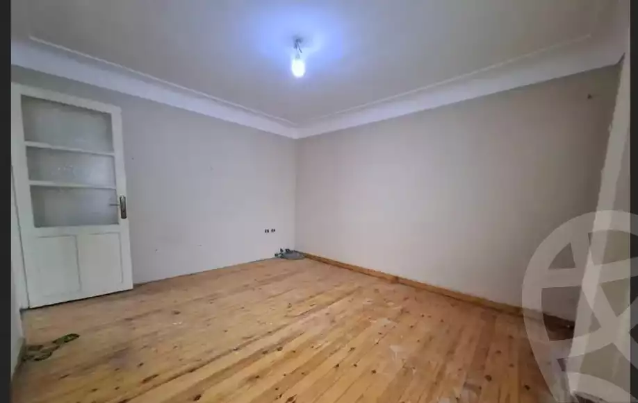 https://aqarmap.com.eg/ar/listing/5316298-for-rent-alexandria-sporting-shr-bwr-s-yd