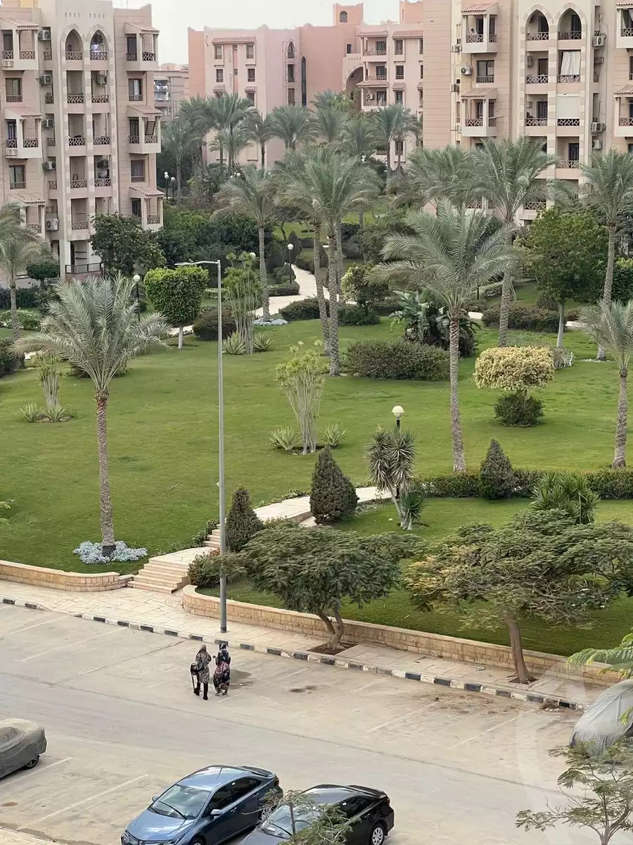 https://aqarmap.com.eg/ar/listing/5324140-for-sale-cairo-new-cairo-lrhb-city-phase-5-talaat-mostafa-st