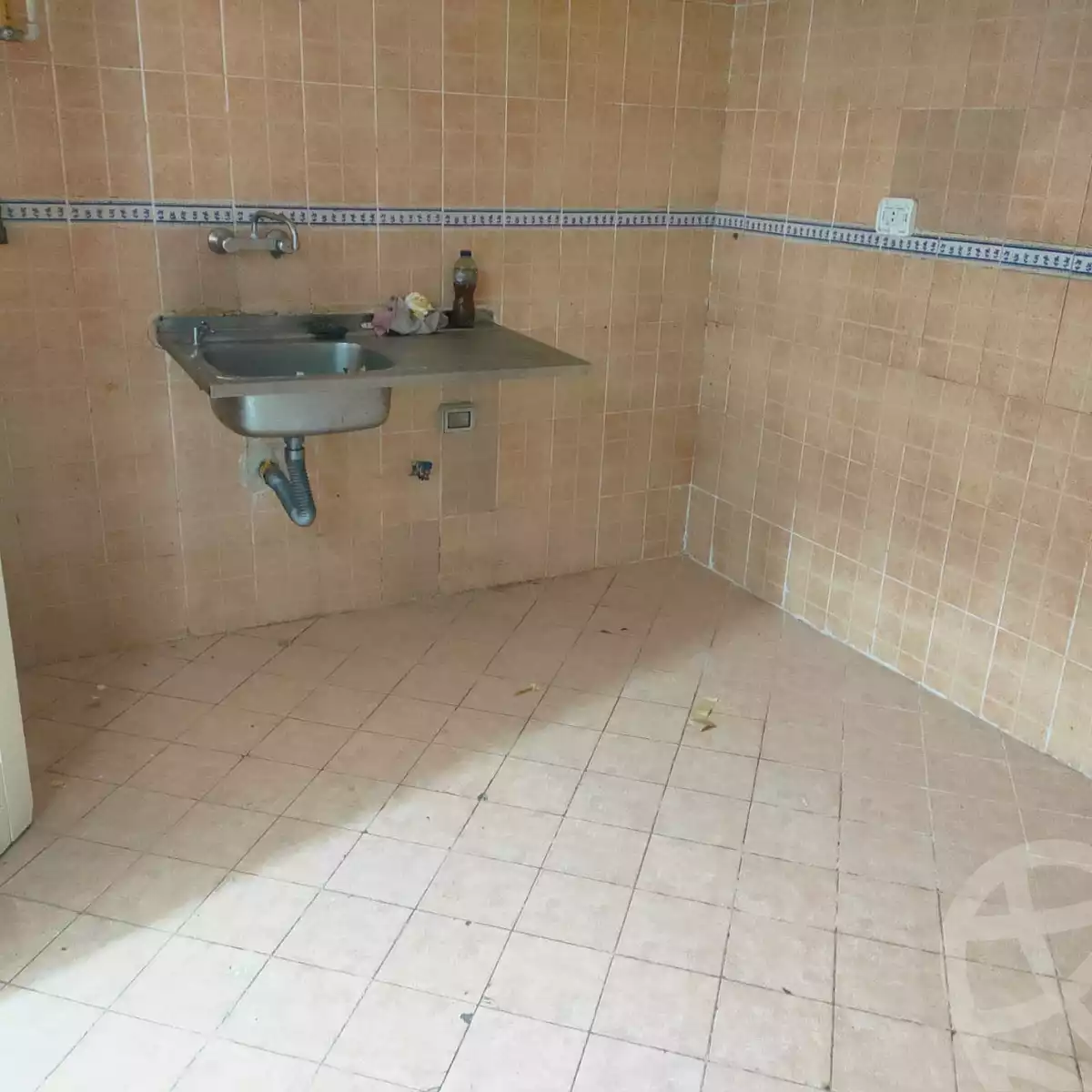 https://aqarmap.com.eg/en/listing/5344715-for-rent-cairo-new-cairo-lrhb-city-phase-8