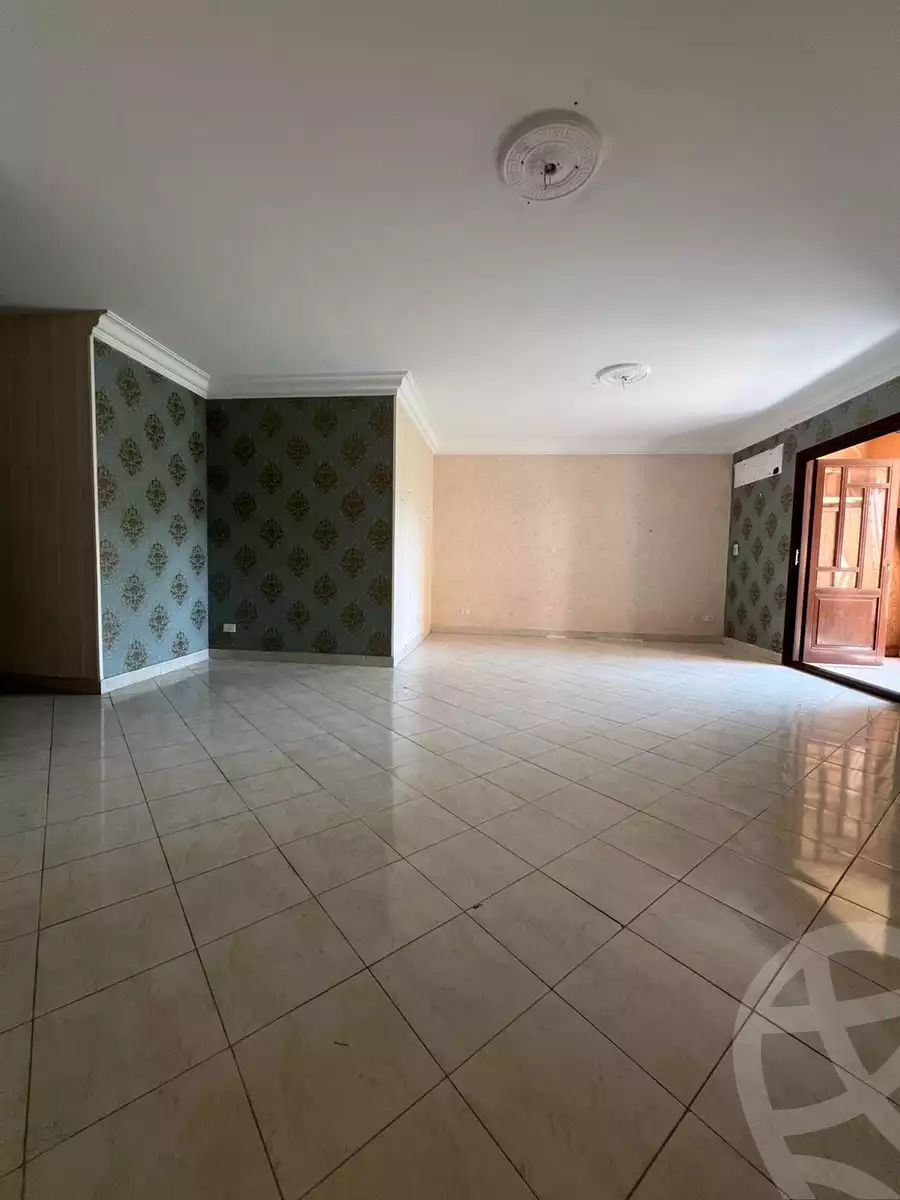 https://aqarmap.com.eg/ar/listing/5344983-for-sale-cairo-new-cairo-lrhb-city-phase-5-talaat-mostafa-st