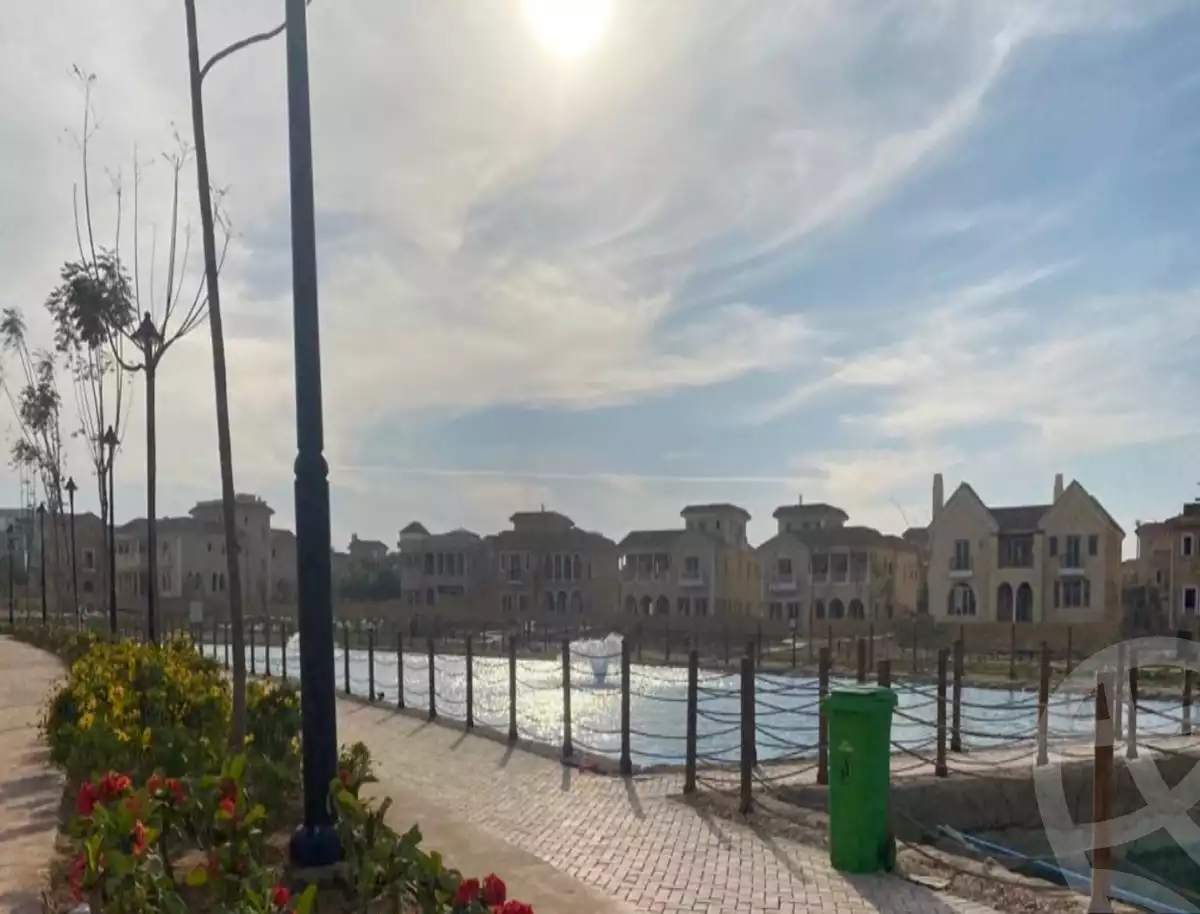 https://aqarmap.com.eg/en/listing/5346283-for-sale-cairo-new-cairo-compounds-hyde-park