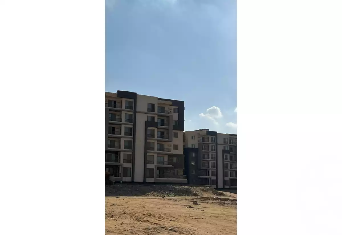 https://aqarmap.com.eg/en/listing/5318506-for-sale-cairo-el-sheikh-zayed-city-lshykh-zyd-ljdyd-west-view-residence-hdp