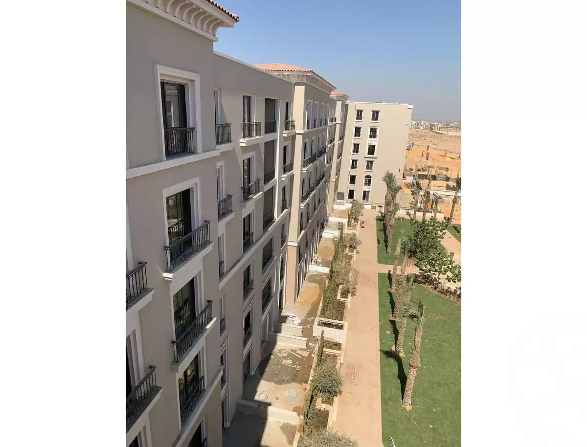 https://aqarmap.com.eg/en/listing/5348456-for-sale-cairo-el-sheikh-zayed-city-compounds-kmbwnd-fyldj-wyst-dr-llttwyr