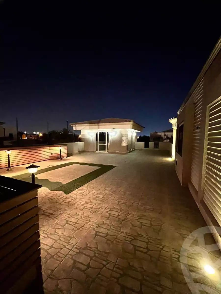 https://aqarmap.com.eg/en/listing/5354540-for-sale-cairo-el-sheikh-zayed-city-compounds-royal-city