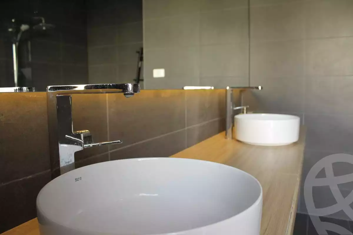 https://aqarmap.com.eg/en/listing/5357444-for-sale-cairo-el-sheikh-zayed-city-compounds-beverly-hills