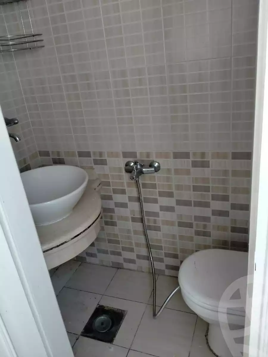 https://aqarmap.com.eg/en/listing/5360055-for-rent-cairo-heliopolis-ard-el-golf-farouk-tharwat-st