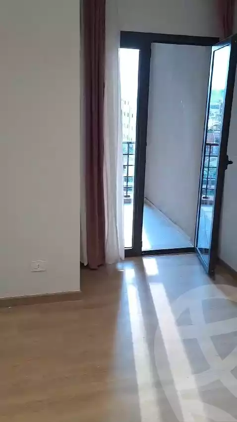 https://aqarmap.com.eg/ar/listing/5360609-for-rent-cairo-new-cairo-compounds-fifth-square