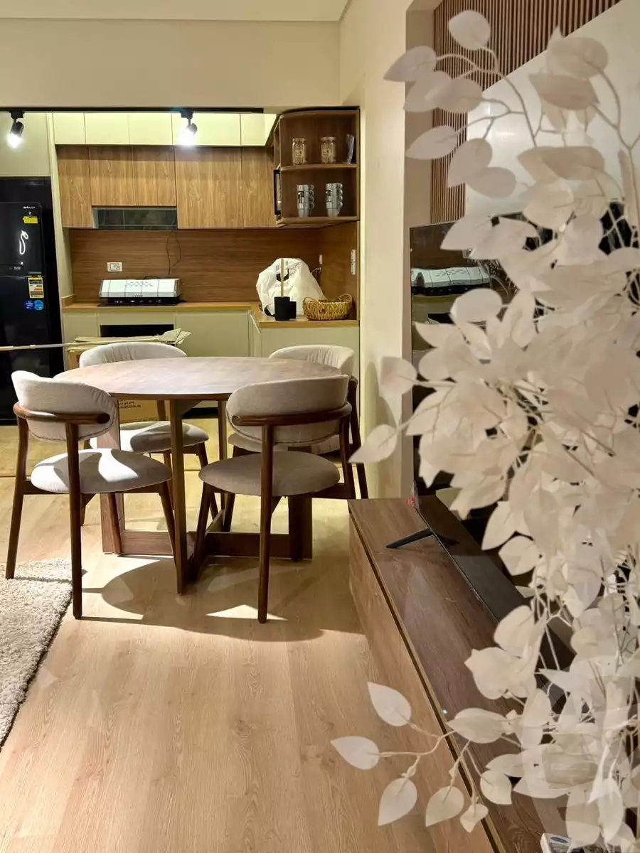 https://aqarmap.com.eg/ar/listing/5361048-for-sale-cairo-new-cairo-lrhb-city-phase-8