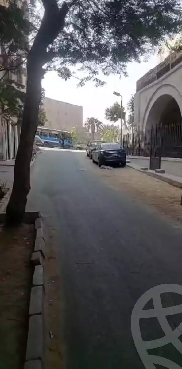 https://aqarmap.com.eg/en/listing/5377694-for-sale-cairo-downtown-el-darb-elahmer-souk-al-silah-st