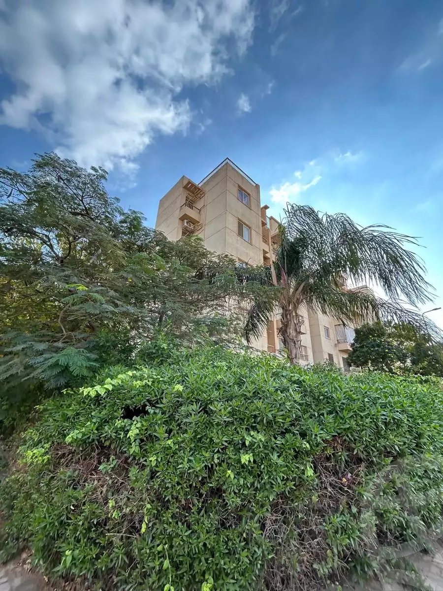 https://aqarmap.com.eg/en/listing/5378697-for-sale-cairo-el-sheikh-zayed-city-compounds-el-mostaqbal-city
