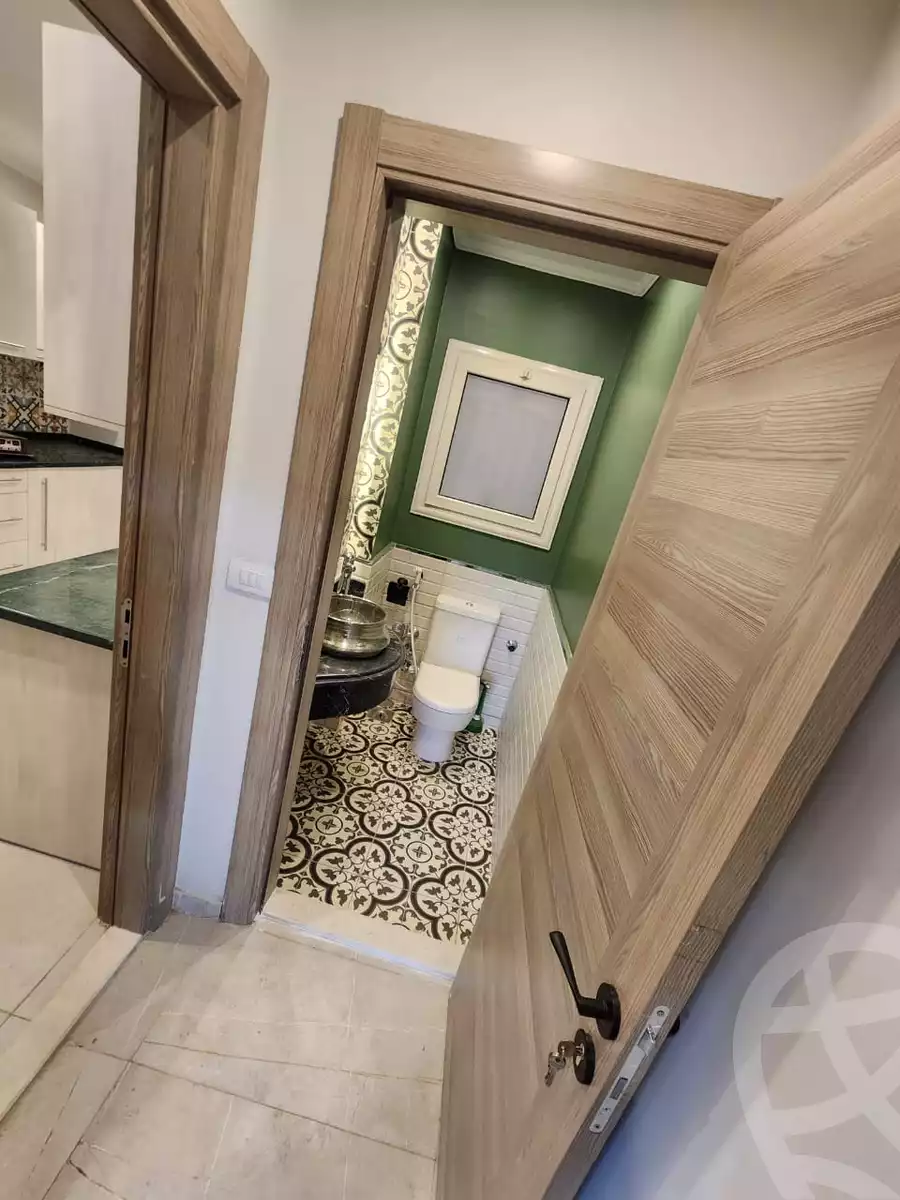 https://aqarmap.com.eg/en/listing/5383411-for-sale-cairo-el-sheikh-zayed-city-compounds-el-khamayel