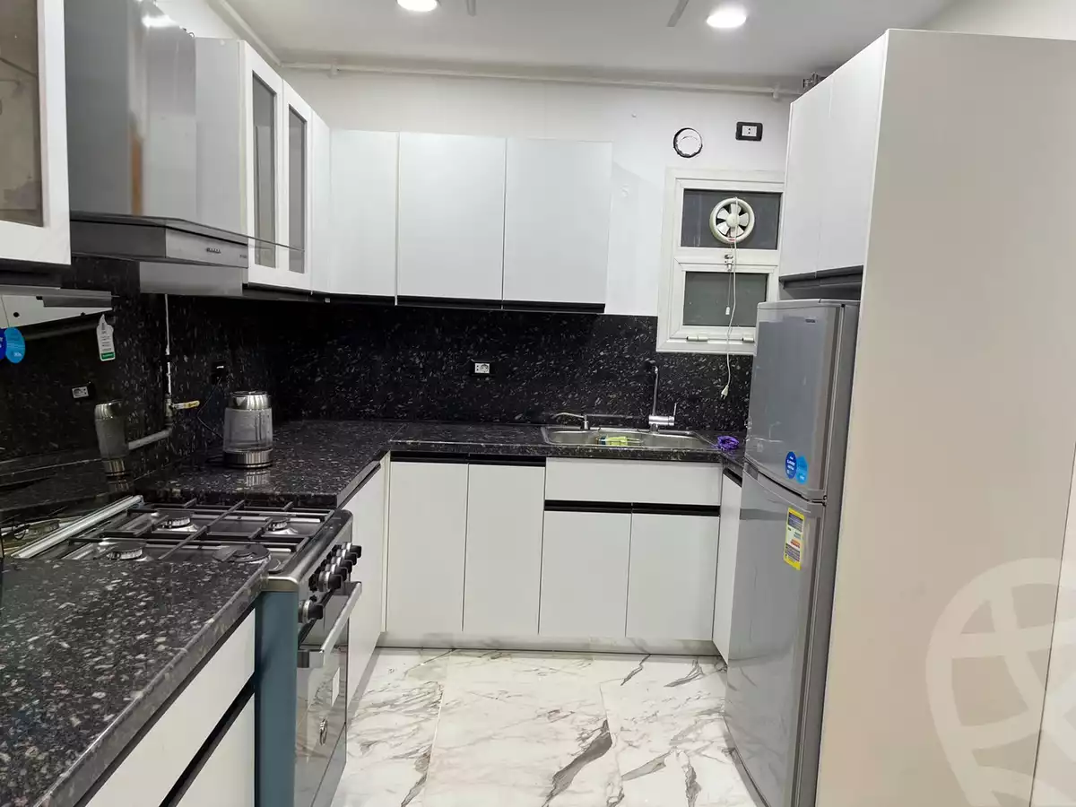 https://aqarmap.com.eg/en/listing/5386522-for-rent-cairo-new-cairo-lrhb-city-phase-8