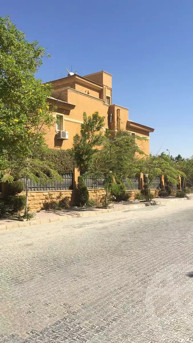 https://aqarmap.com.eg/en/listing/5387663-for-sale-cairo-new-cairo-compounds-dyar