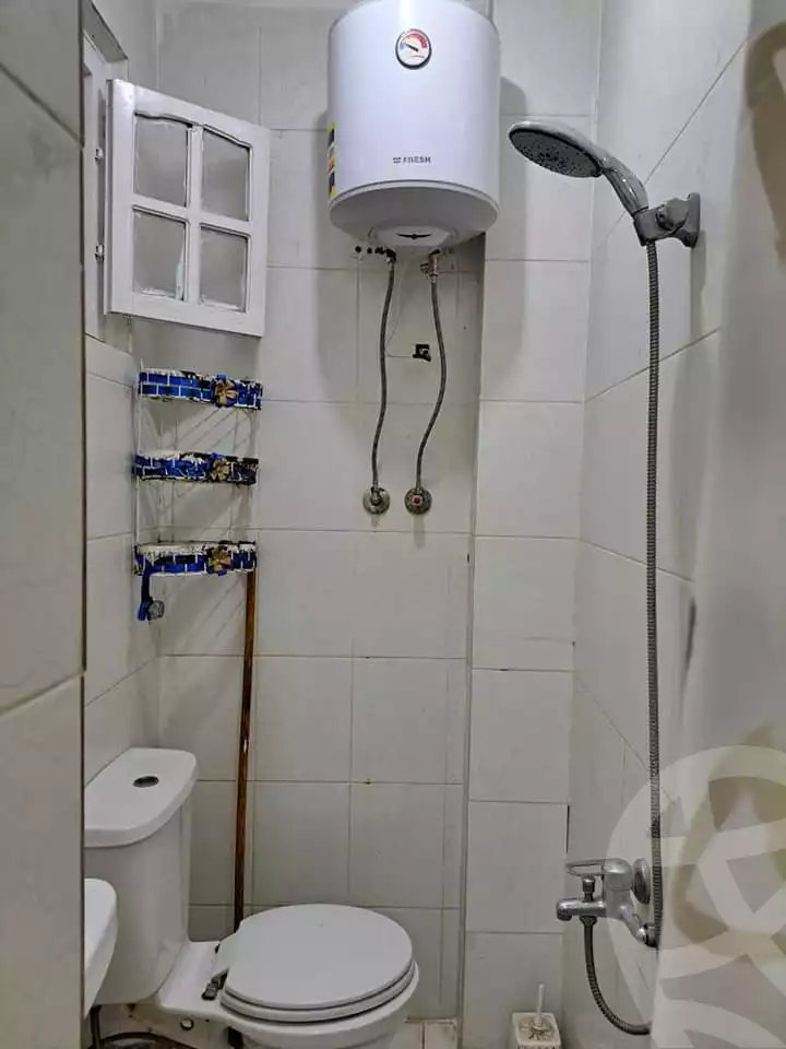 https://aqarmap.com.eg/ar/listing/5388175-for-rent-alexandria-bys