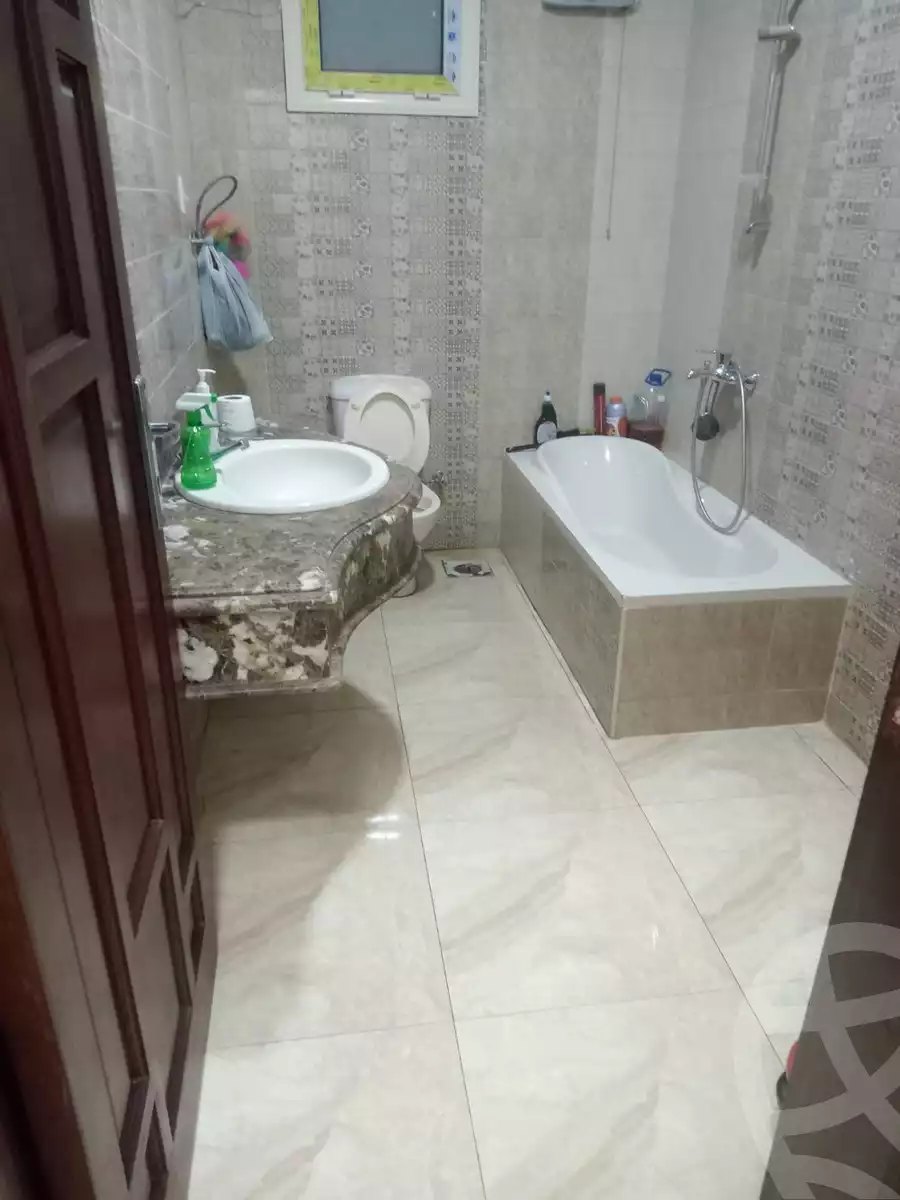 https://aqarmap.com.eg/en/listing/5393351-for-sale-cairo-nasr-city-8th-zone-esmat-mansour-st