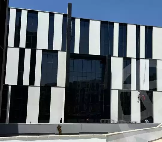 https://aqarmap.com.eg/en/listing/5396328-for-rent-cairo-new-cairo-compounds-hyde-park-business-district