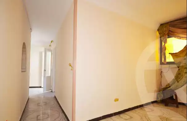 https://aqarmap.com.eg/ar/listing/5396382-for-rent-alexandria-shds