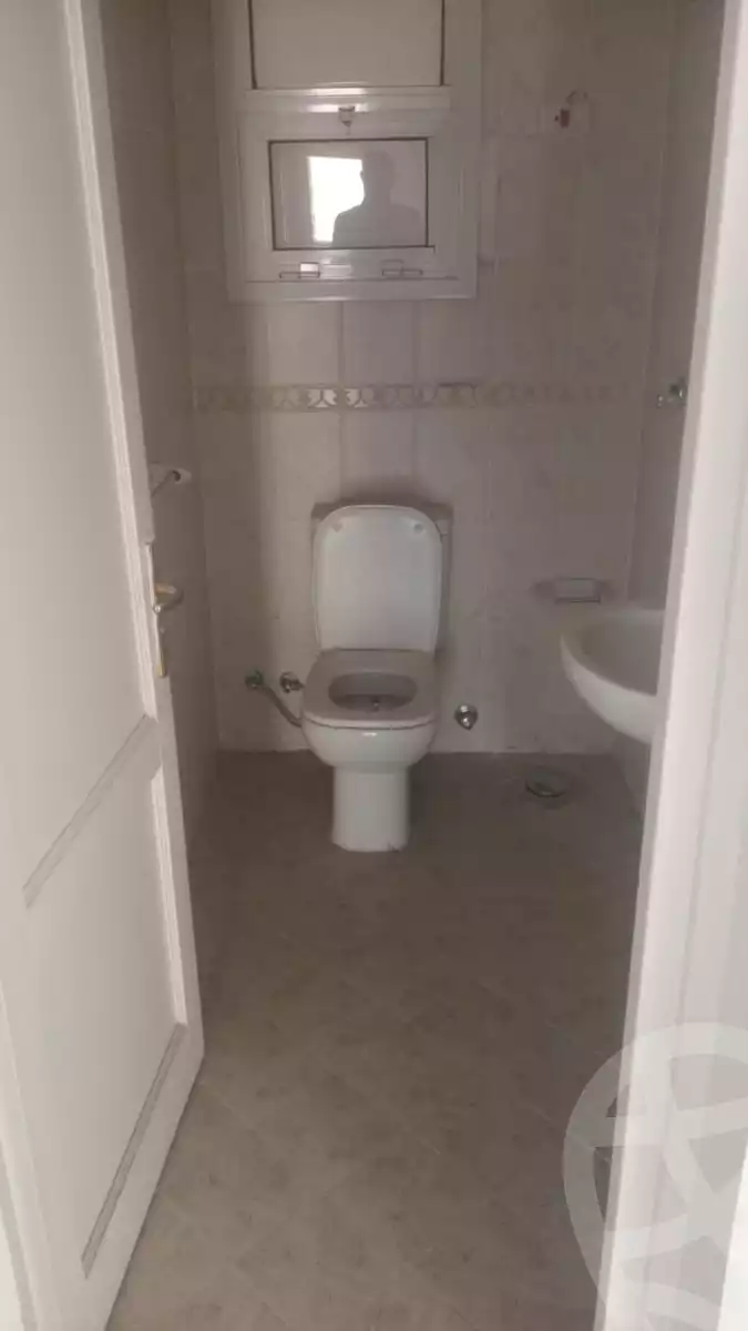 https://aqarmap.com.eg/en/listing/5397560-for-rent-cairo-new-cairo-lrhb-city-phase-8