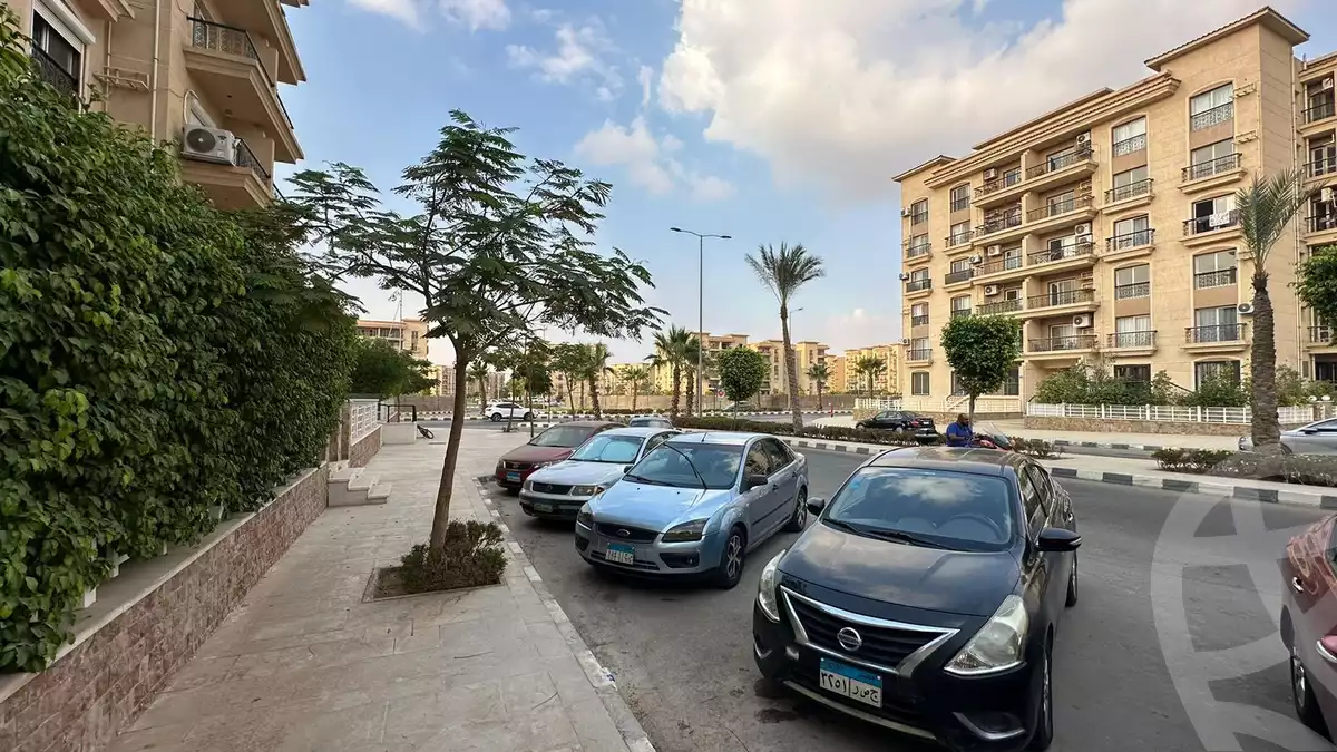https://aqarmap.com.eg/en/listing/5406342-for-sale-cairo-new-cairo-lrhb-city-phase-2