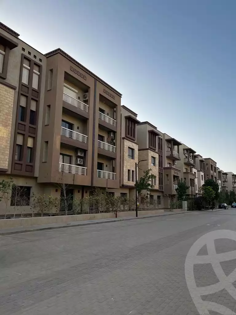 https://aqarmap.com.eg/en/listing/5408420-for-sale-cairo-6th-of-october-compounds-green-5