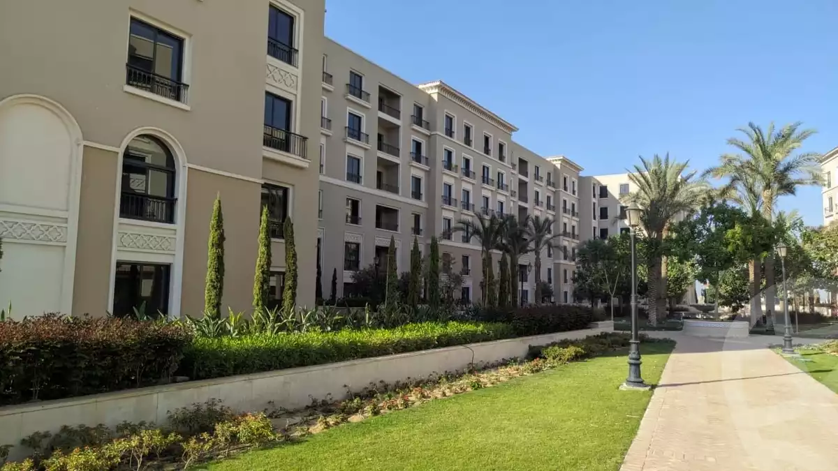 https://aqarmap.com.eg/ar/listing/5409051-for-sale-cairo-el-sheikh-zayed-city-compounds-kmbwnd-fyldj-wyst-dr-llttwyr