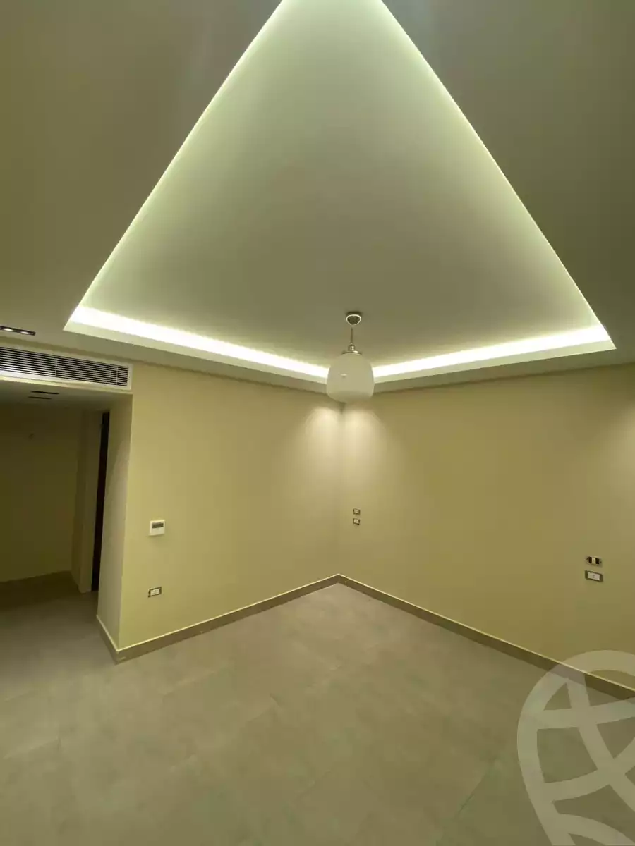 https://aqarmap.com.eg/en/listing/5409352-for-sale-cairo-el-sheikh-zayed-city-compounds-zayed-regency