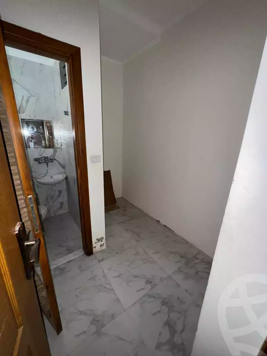 https://aqarmap.com.eg/ar/listing/5412084-for-sale-cairo-el-sheikh-zayed-city-compounds-the-courtyard