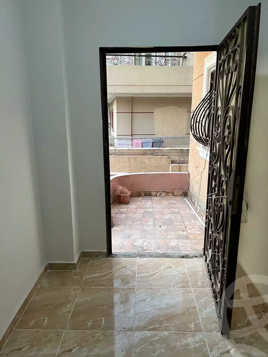 https://aqarmap.com.eg/en/listing/5411971-for-sale-cairo-al-oubour-el-hay-el-taseaa-hussein-riad-st