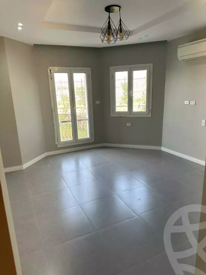 https://aqarmap.com.eg/ar/listing/5417904-for-sale-cairo-new-cairo-compounds-mountain-view-hyde-park