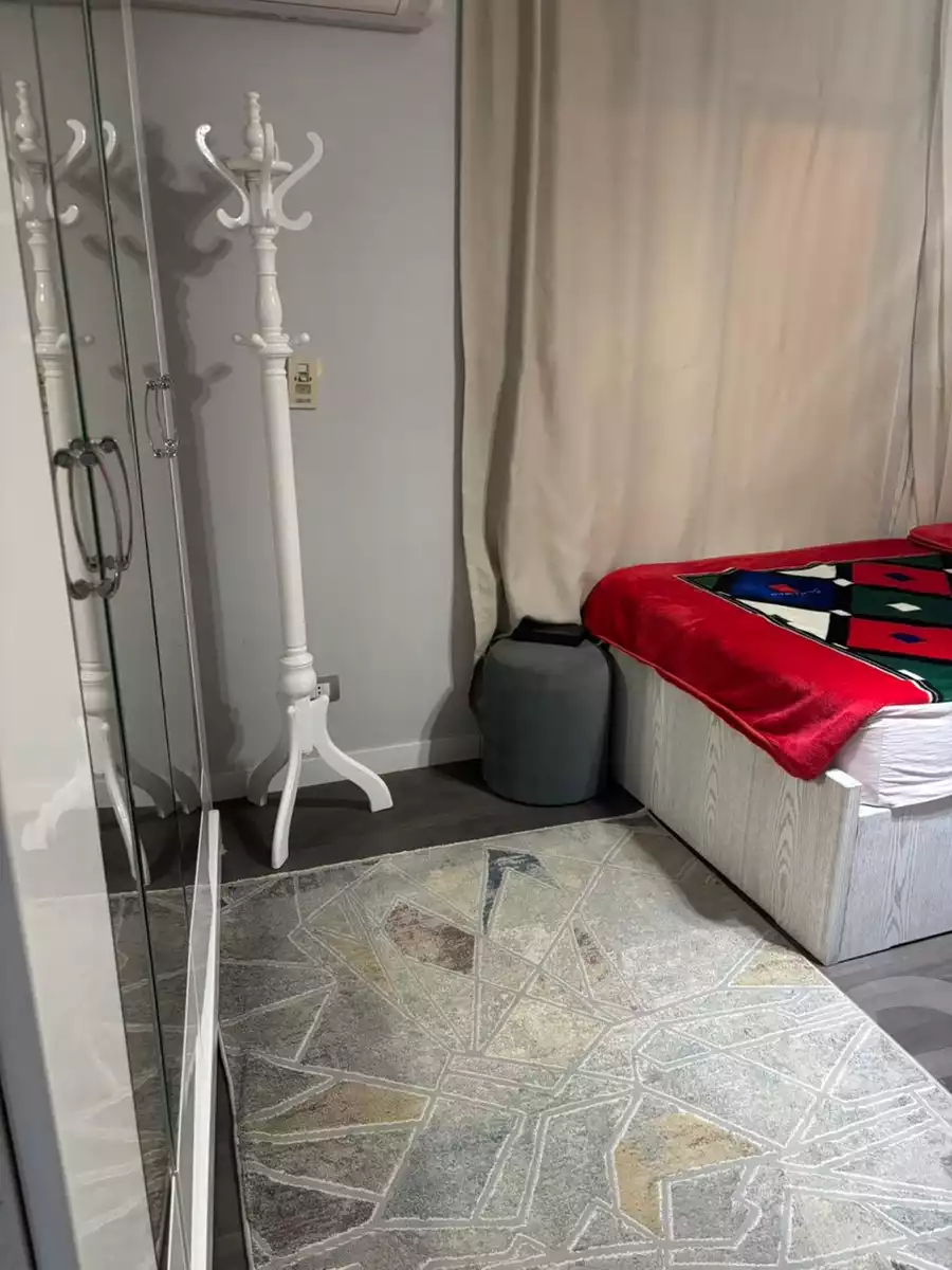 https://aqarmap.com.eg/en/listing/5430007-for-rent-cairo-new-cairo-lrhb-city-phase-5-ibn-al-nafees-st