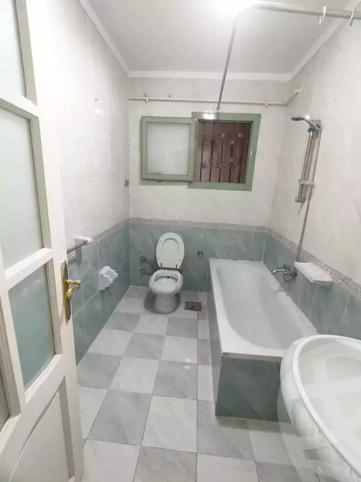 https://aqarmap.com.eg/en/listing/5430560-for-rent-alexandria-lauran