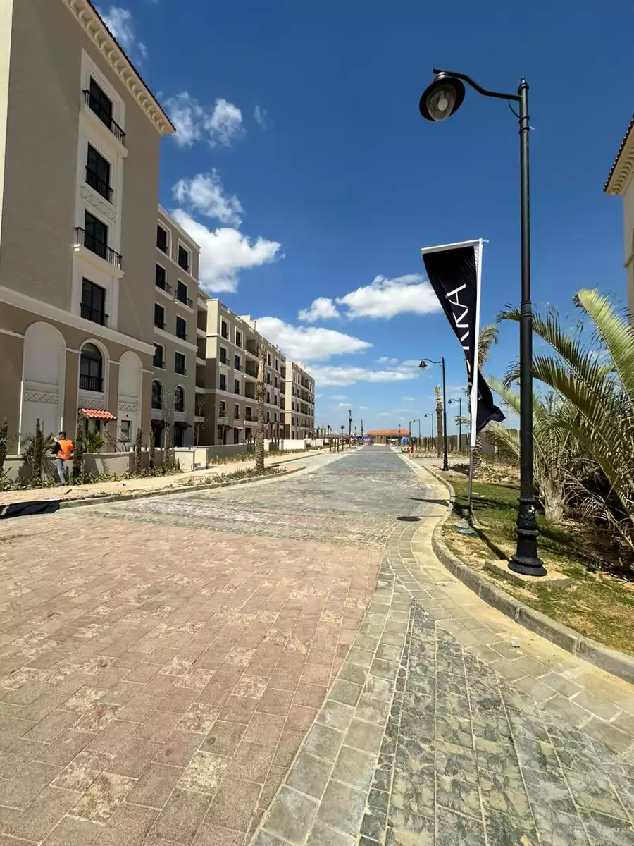 https://aqarmap.com.eg/en/listing/5439774-for-sale-cairo-el-sheikh-zayed-city-compounds-kmbwnd-fyldj-wyst-dr-llttwyr
