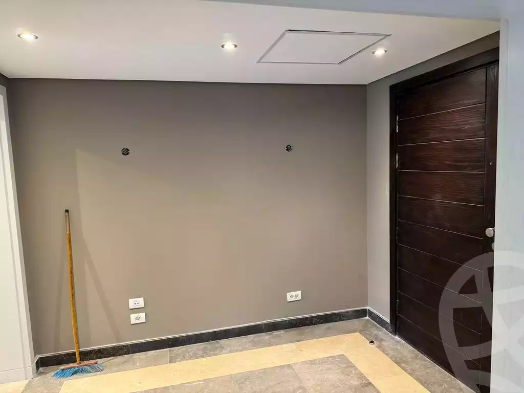 https://aqarmap.com.eg/ar/listing/5444828-for-rent-cairo-6th-of-october-compounds-new-giza-wyst-rydj-ryzydns-nyw-jyz-llttwyr-l-qry