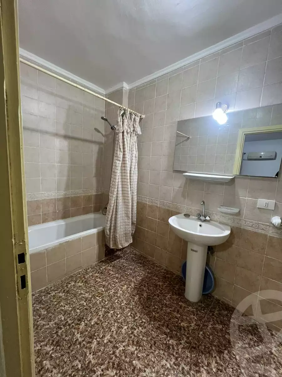 https://aqarmap.com.eg/en/listing/5459974-for-rent-cairo-new-cairo-lrhb-city