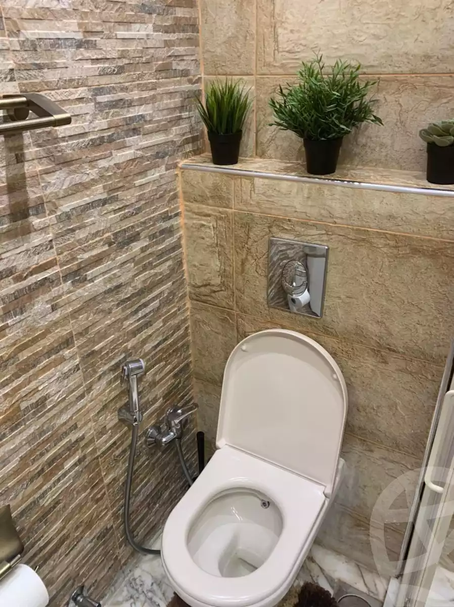 https://aqarmap.com.eg/en/listing/5463771-for-sale-cairo-new-cairo-lrhb-city-phase-5-talaat-mostafa-st