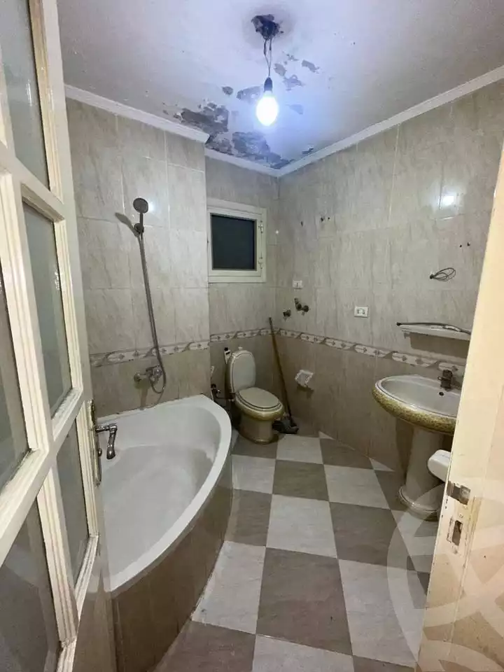 https://aqarmap.com.eg/en/listing/5466501-for-sale-alexandria-ganaklis-shr-mrtdy-bsh