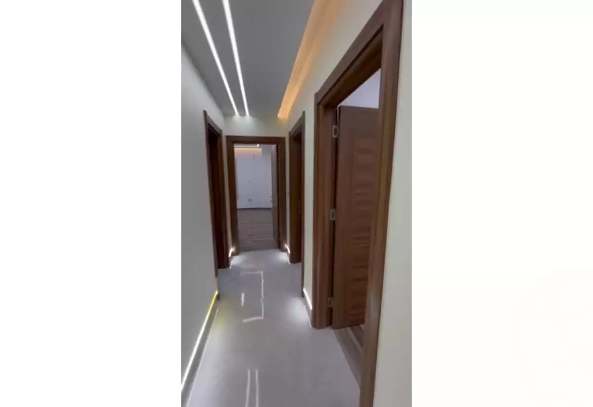 https://aqarmap.com.eg/en/listing/5469209-for-sale-cairo-el-sheikh-zayed-city-compounds-el-khamayel