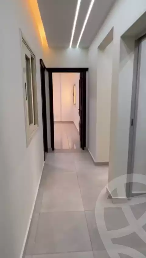 https://aqarmap.com.eg/en/listing/5469304-for-sale-cairo-el-sheikh-zayed-city-compounds-el-khamayel