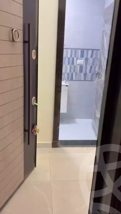 https://aqarmap.com.eg/en/listing/5469404-for-sale-cairo-el-sheikh-zayed-city-compounds-el-khamayel