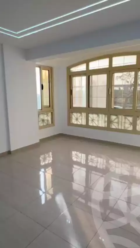https://aqarmap.com.eg/en/listing/5469404-for-sale-cairo-el-sheikh-zayed-city-compounds-el-khamayel