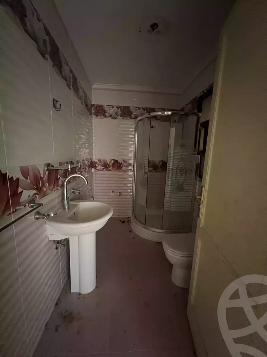 https://aqarmap.com.eg/en/listing/5471869-for-sale-cairo-new-cairo-lrhb-city-phase-5-talaat-mostafa-st