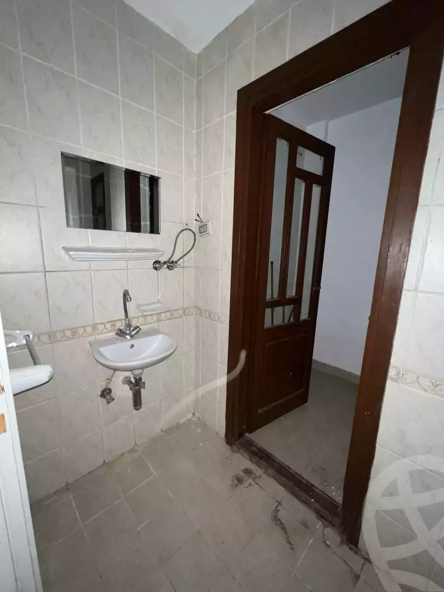 https://aqarmap.com.eg/en/listing/5471869-for-sale-cairo-new-cairo-lrhb-city-phase-5-talaat-mostafa-st