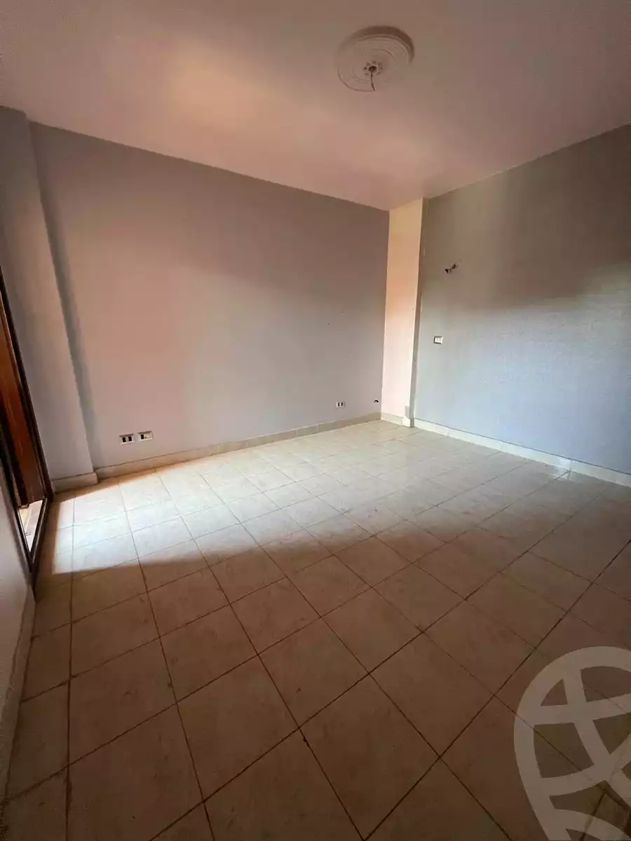 https://aqarmap.com.eg/en/listing/5471869-for-sale-cairo-new-cairo-lrhb-city-phase-5-talaat-mostafa-st