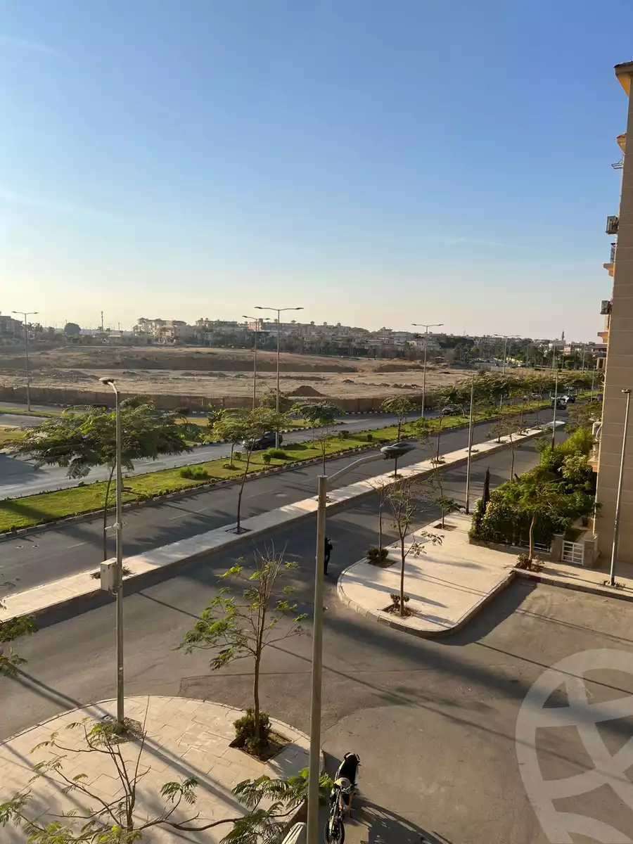 https://aqarmap.com.eg/en/listing/5472341-for-sale-cairo-new-cairo-lrhb-city-mtdd-lrhb-phase-9