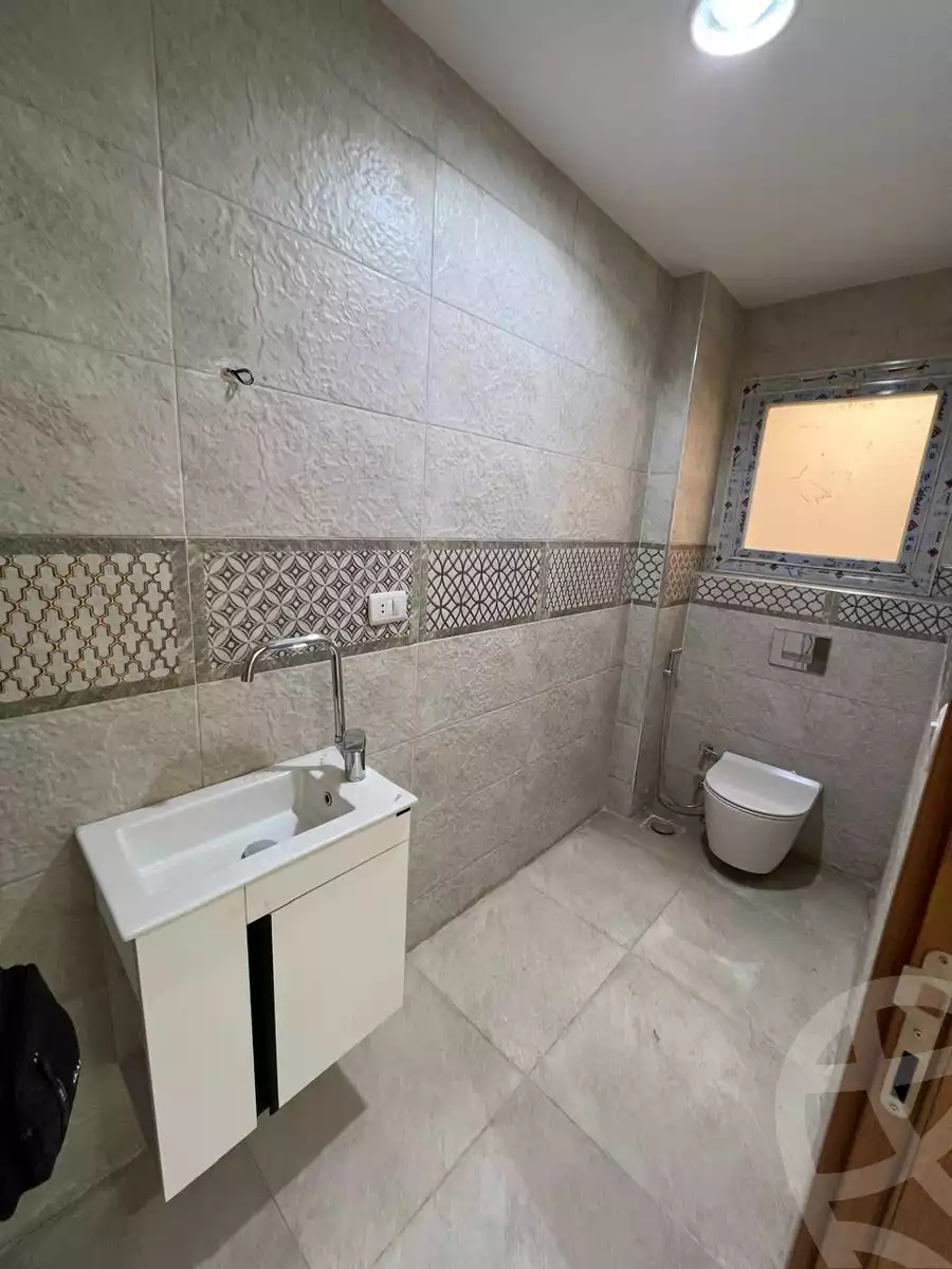 https://aqarmap.com.eg/en/listing/5484972-for-sale-cairo-el-sheikh-zayed-city-compounds-el-khamayel
