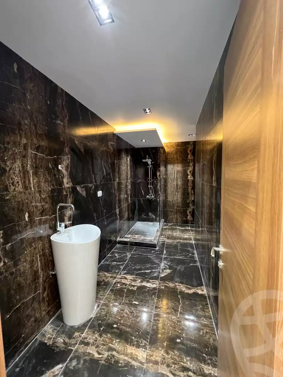 https://aqarmap.com.eg/en/listing/5484972-for-sale-cairo-el-sheikh-zayed-city-compounds-el-khamayel
