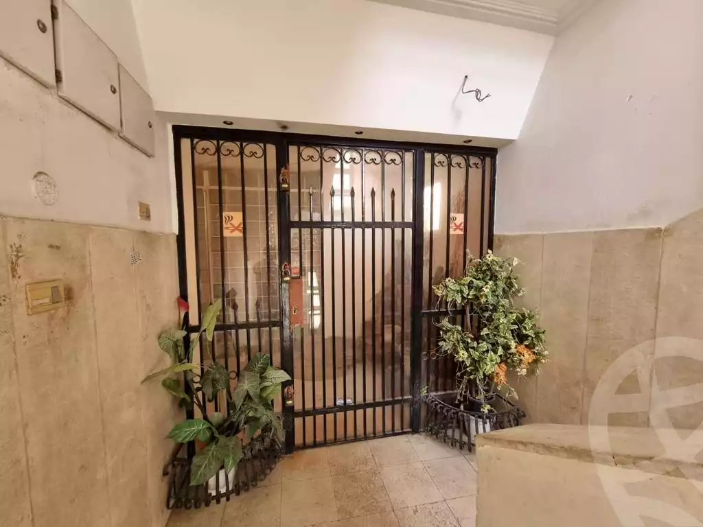 https://aqarmap.com.eg/en/listing/5486296-for-sale-cairo-6th-of-october-featured-neighborhood-el-motamayez-neighborhood-soaad-kafafi-st