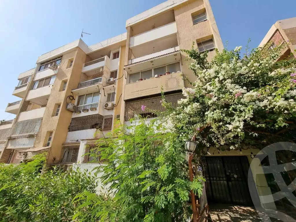 https://aqarmap.com.eg/en/listing/5486296-for-sale-cairo-6th-of-october-featured-neighborhood-el-motamayez-neighborhood-soaad-kafafi-st