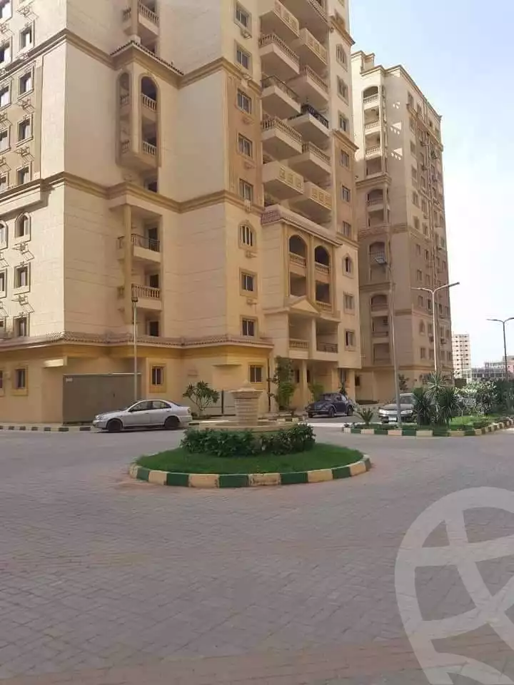 https://aqarmap.com.eg/ar/listing/5510734-for-sale-cairo-al-oubour-tryq-msr-sm-yly-lshrwy-moon-city