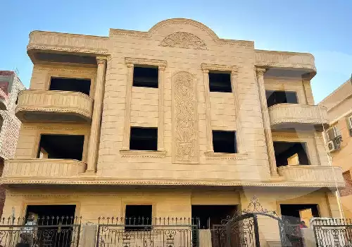 https://aqarmap.com.eg/en/listing/5515003-for-sale-cairo-new-cairo-ganob-el-akadamiya-south-academy-a-al-mekdad-ibn-omar-street